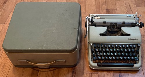 Vintage olympia sm4 portable - vintage,
