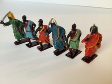 Crescent Vintage Lead