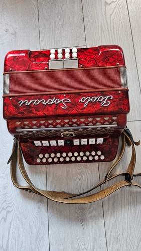 Paulo soprani row button - row,