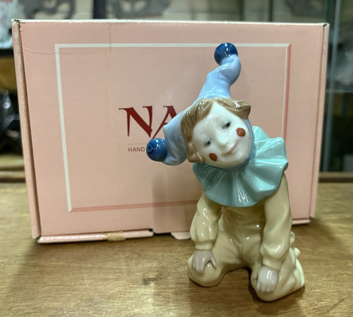 Lovely vintage nao lladro - lovely,