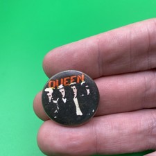 Queen - Vintage  Pin Badge