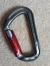 DMM locksafe carabiner