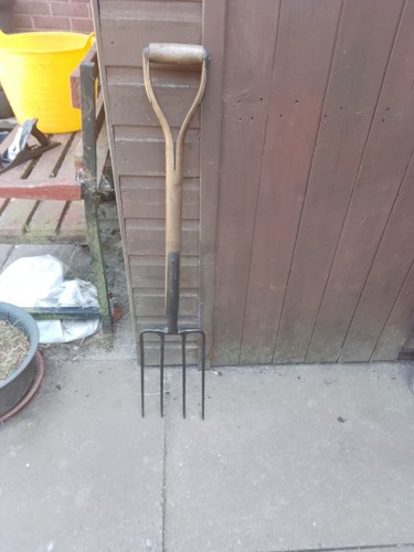 Vintage elwell garden fork - elwell,