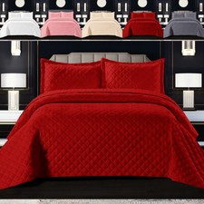 Luxury Quilted Bedspread Bed