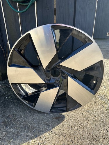 Genuine volvo xc40 alloy - 20",