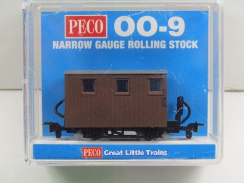 Peco 590ub brake van 1 - gr, fr