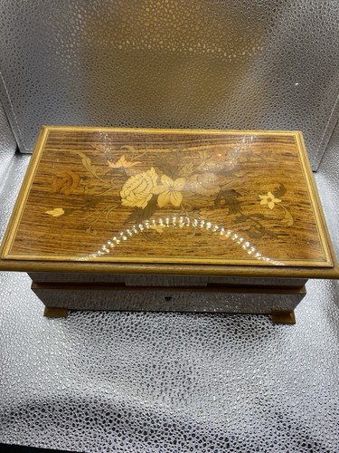 Musical jewellery box reuge - jewellery,