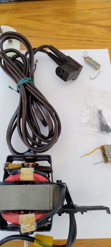 Singer sewing machine - machine, motor