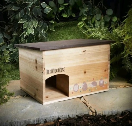 45cm wooden hedgehog - wooden, house