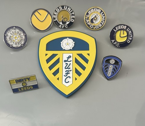 Leeds united pin badges - united,