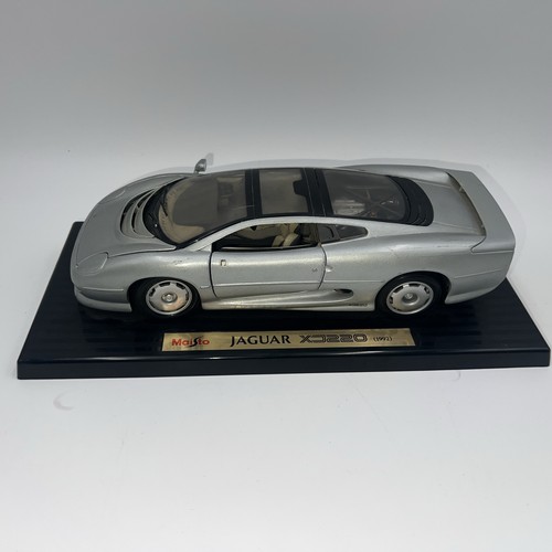Jaguar xj220 diecast 18 - jaguar,