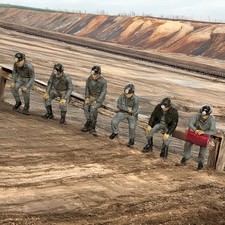 FG45 - 1960/70s Sitting Miners