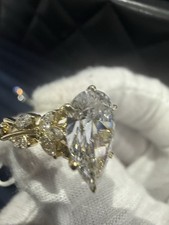 3.51ct IGI-Certified Pear-Shaped Diamond Ring in 9ct Gold