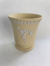 Wedgwood Jasperware Yellow Primrose Pattern trumpet vase 10cm tall