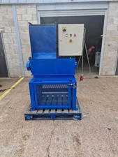 TWIN SHAFT,  10HP  SHREDDER