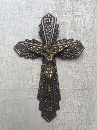 Vintage small metal crucifix - vintage,