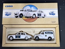 CORGI CLASSICS MORRIS MINOR