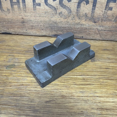 Small vintage vee block - vintage, block-