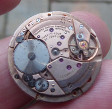 Vintage Omega GENTS CAL 712  24 JEWELS  WRISTWATCH MOVEMENT