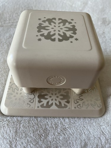 Martha stewart snowflake punch - martha,