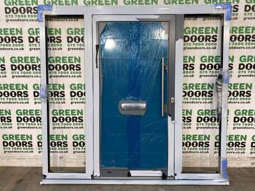 Front door with - with, sidelights