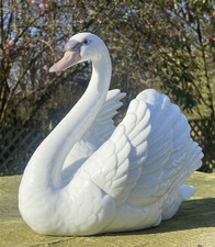 Lladro figurine Swan with