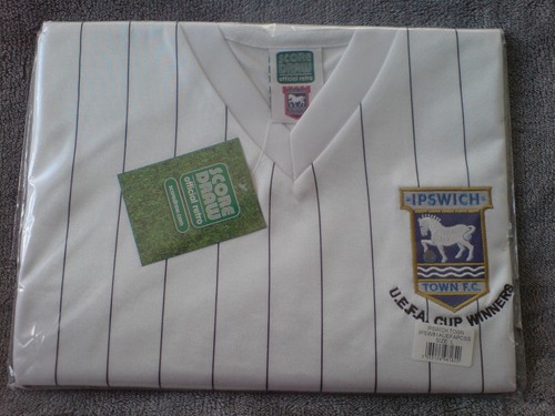 Ipswich town shirt large - ipswich,