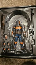Mezco One:12 Deathstroke