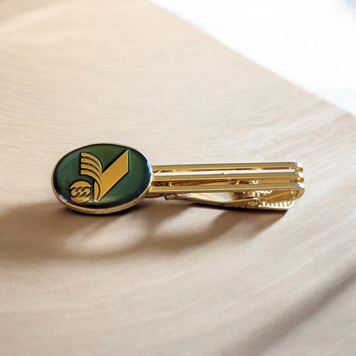 Gold toned tie - tie, clip
