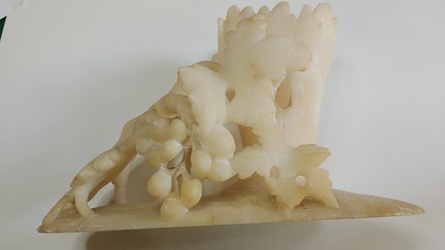 White stone sculpted - ,
