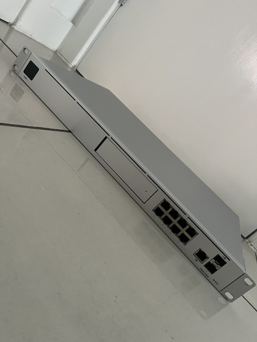 Ubiquiti unifi dream machine - dream,