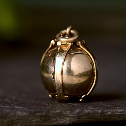 Unusual version antique - version,
