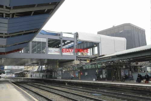 Photo reading railway station - reading,