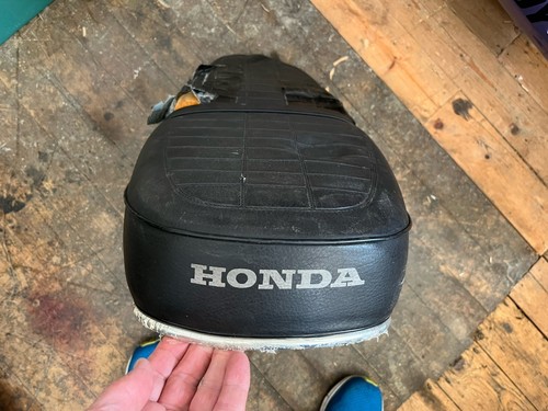 Honda vintage motorcycle seat - motorcycle,