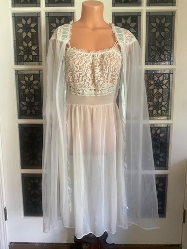 Vtg peignoir nightgown - peignoir,
