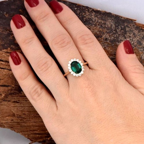 3ct oval shape green emerald - 3ct,