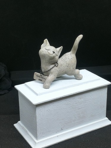 Vintage fountasia feline cat - vintage,