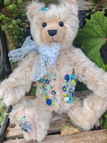 Artist teddy bear - artist,