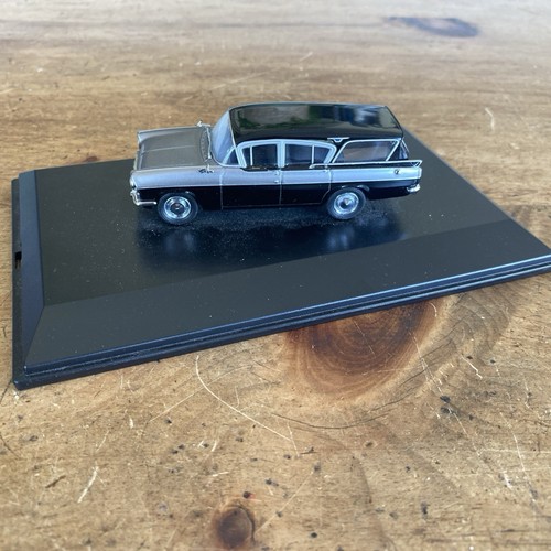 Oxford diecast scale - 1:43,