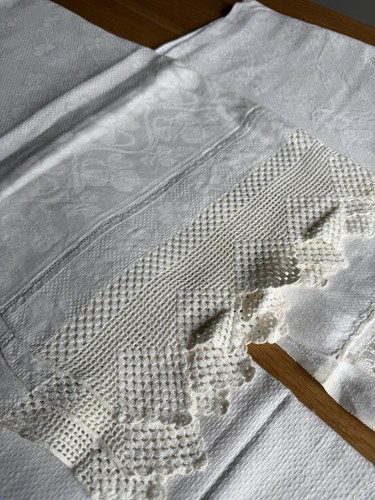 Edwardian damask hand towel - hand,
