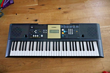 YAMAHA YPT-220 61 KEY ELECTRONIC KEYBOARD FULL WORKING ORDER