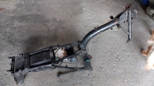 Triumph trophy 900 main frame - triumph,