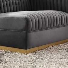 Maklaine Contemporary Velvet