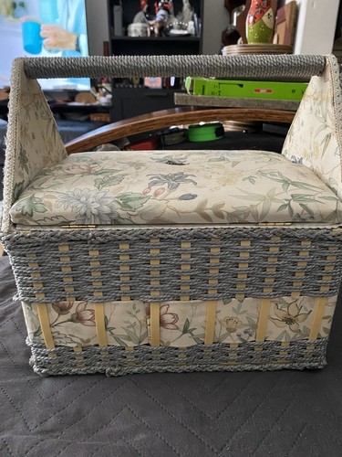 Vintage sewing box with stuff - vintage,