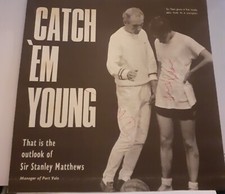 STANLEY MATTHEWS HAND SIGNED