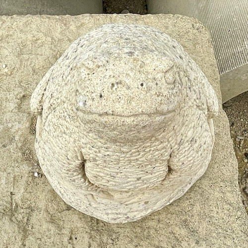 Cotswold stone frog garden - stone,