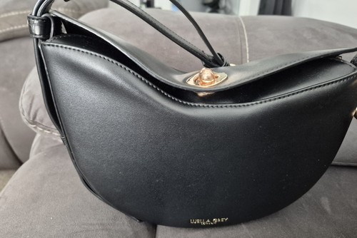 Ladies black handbag - black,