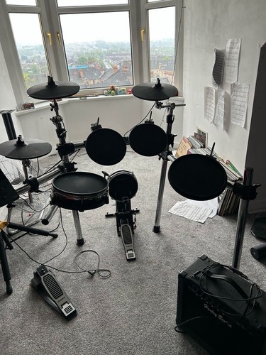 Black alesis command advanced