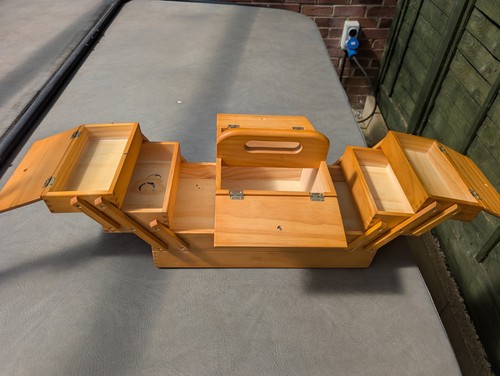 Sturdy wooden cantilever - wooden,