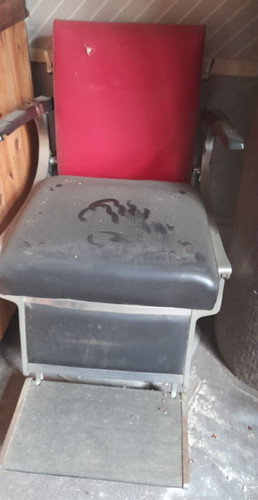 Vintage belmont barber chair - barber,